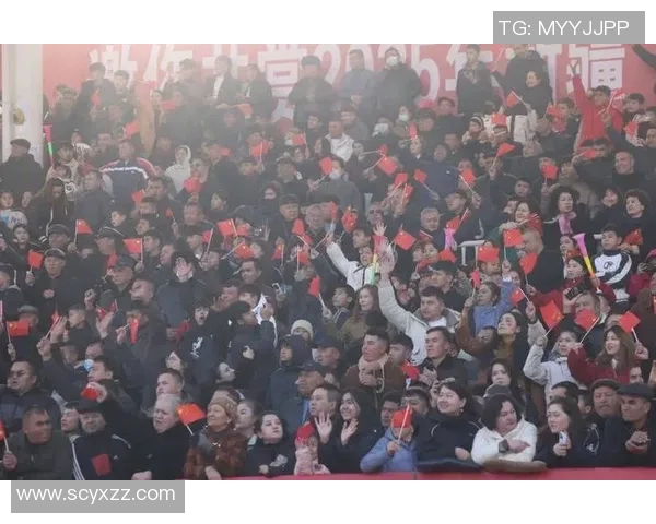 老足球明星重返赛场激情出场秀点燃球迷热情与怀旧情怀